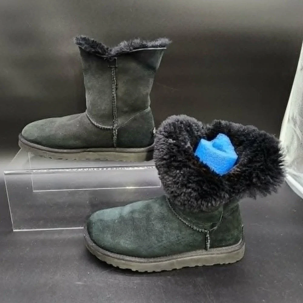 UGG Black Bailey Button‎ Women 7 Sheepskin Suede Winter Fur Boots Cozy Classic